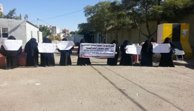 الحوثيون يمنعون دخول الأدوية والملابس الشتوية للمختطفين في صنعاء