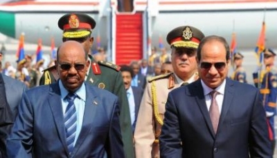حشود عسكرية وإغلاق للحدود.. هل توشك مصر والسودان على الدخول في حرب؟