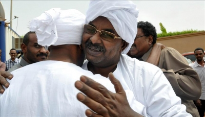 يلقب بـ "رجل البشير القوي".. 5 ملفات استدعت عودة صلاح قوش مديرا للمخابرات السودانية
