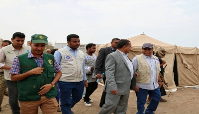 مركز الملك سلمان يدشن مخيم النازحين بمديرية الخوخة في "الحديدة"