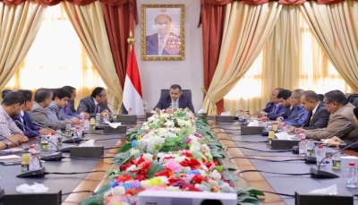 اليمن.. رئيس الحكومة يدعو البنوك التجارية إلى توحيد آليات العمل والتعاون مع المركزي