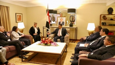 بريطانيا تؤكد دعمها وحدة اليمن وتحسين الوضع الإنساني والاقتصادي