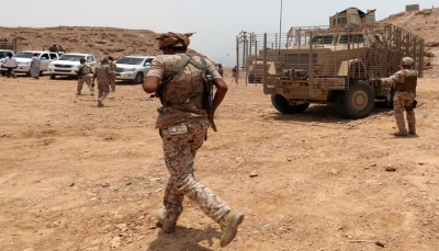 شبوة: القوات الإماراتية تنسحب من معسكر العلم وتحل مليشيات موالية بديلاً عنها