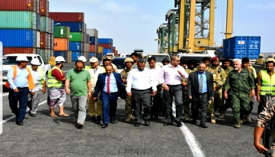 وزير النقل: لدينا توجه لتوسيع أنشطة ميناء عدن ومنافسة الموانئ الأخرى