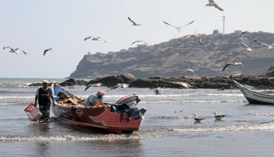 الحديدة.. وفاة صيادين اثنين غرقا قُبالة سواحل الخوخة