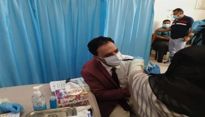 وزارة الصحة: أكثر من 10 ألف يمني تلقوا الجرعة الأولى من لقاح كورونا