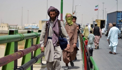 مسلحو طالبان يعثرون على 6 ملايين دولار وسبائك ذهب بمنزل نائب الرئيس الأفغاني (فيديو)
