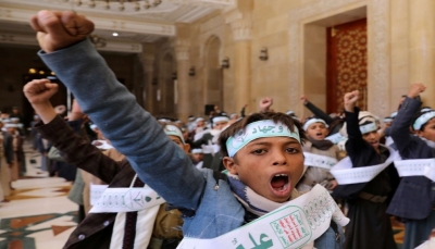 أمين عام نقابة المعلمين حسين الخولاني لـ "يمن شباب نت": إيران تشرف على الحوثيين بتغيير المناهج الدراسية لمحو الهوية الوطنية وصناعة جيل ملغم طائفياً